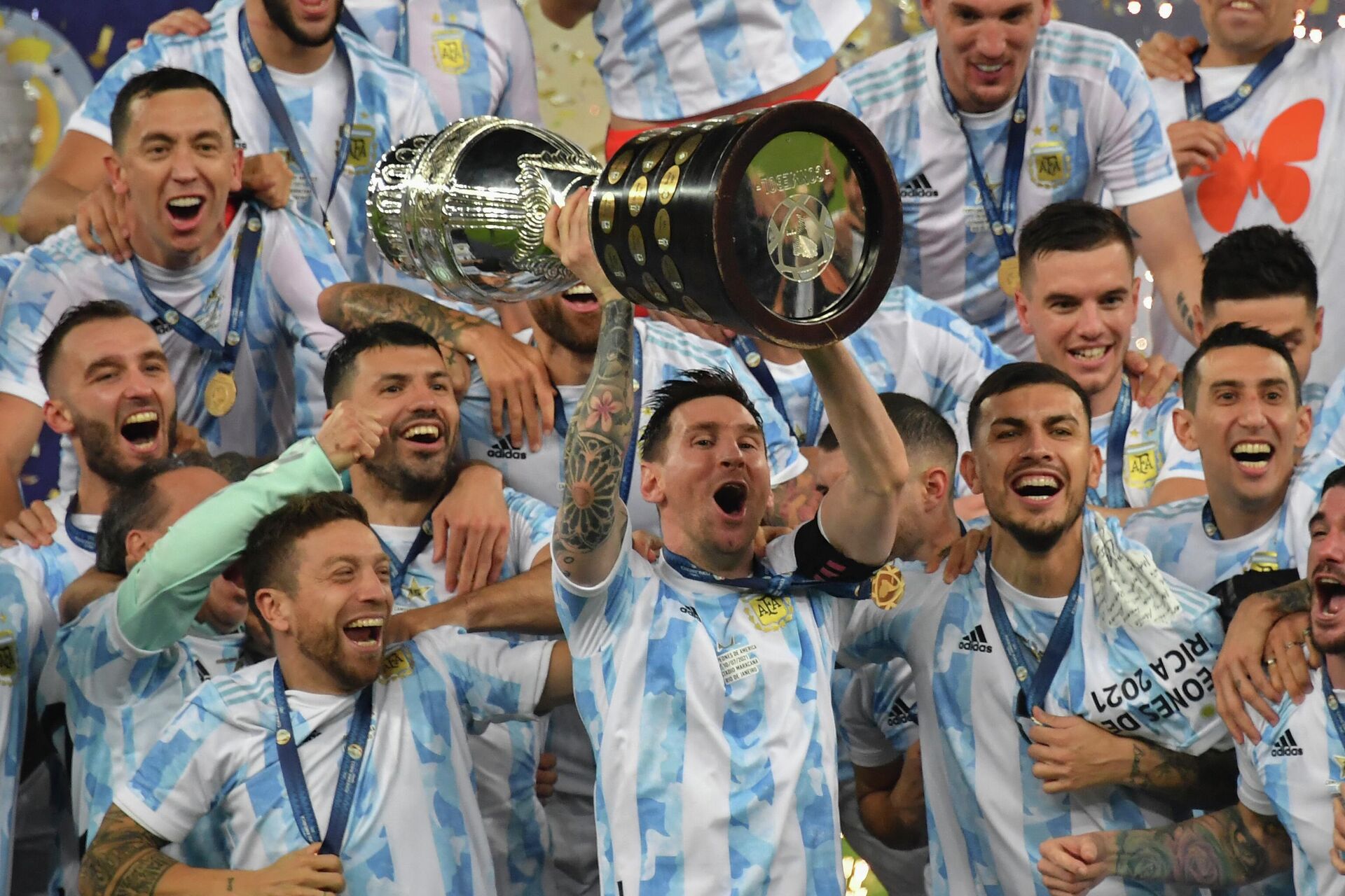 Сборная Аргентины празднует победу в финале Кубка Америки - РИА Новости, 1920, 14.12.2022