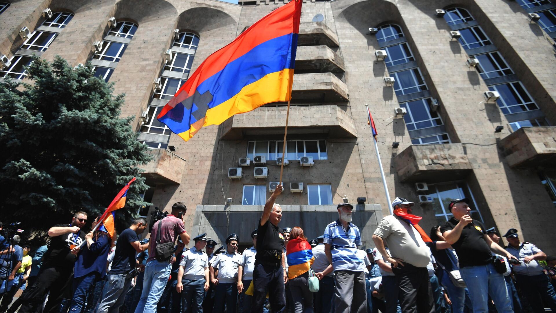 Участники акции оппозиции у дома правительства в Ереване - РИА Новости, 1920, 04.06.2022