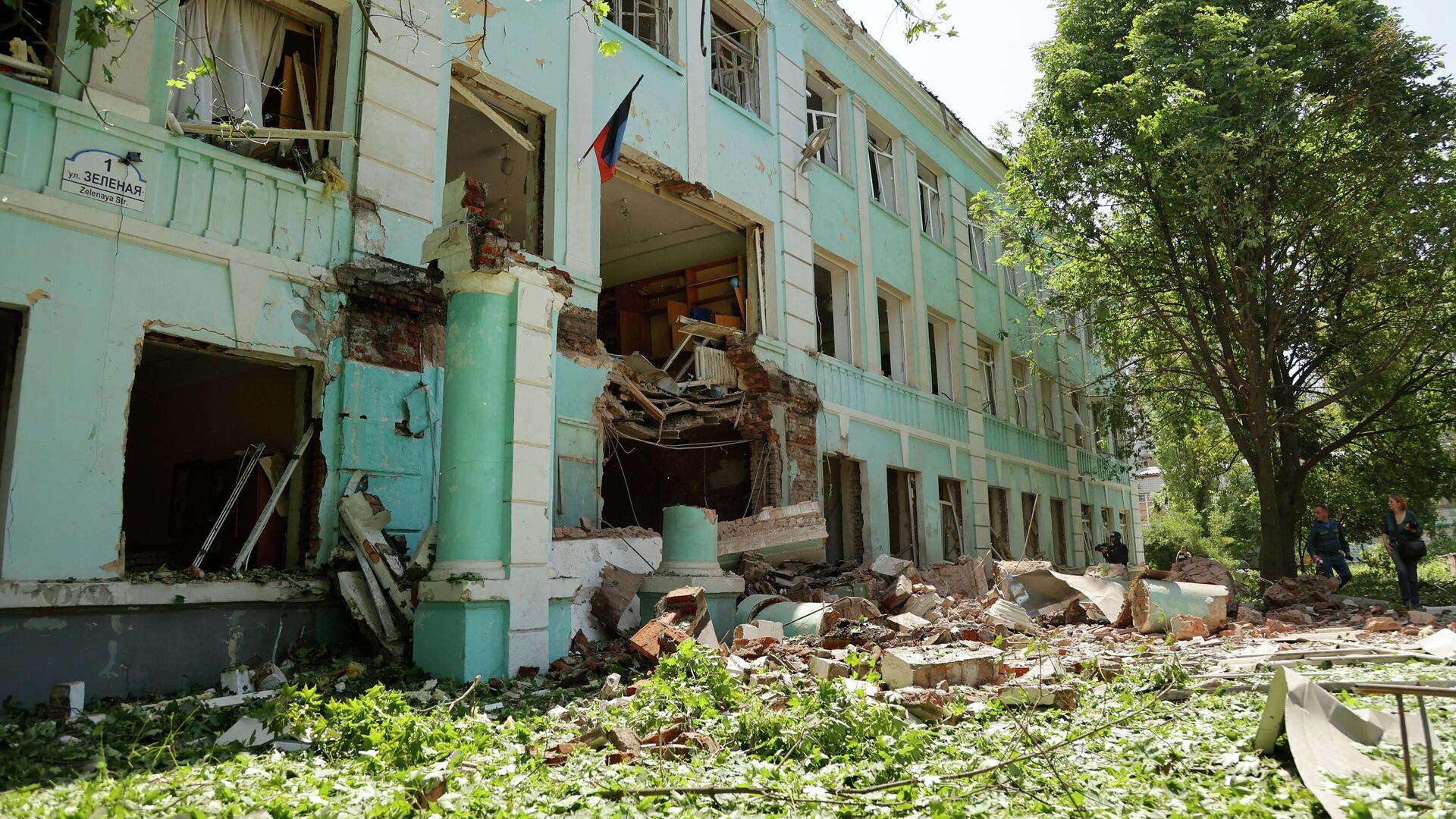Разрушенная школа №22 в Донецке. Архивное фото - РИА Новости, 1920, 31.05.2022