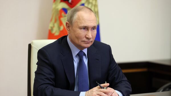 Путин пообещал обсудить с Бегловым выделение площадки для центра "Роббо"