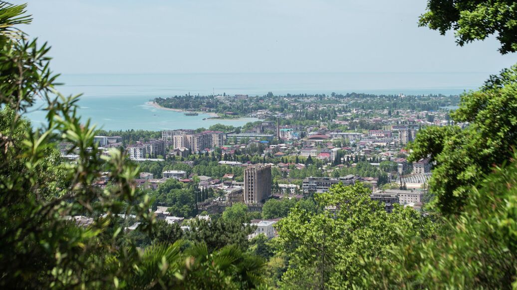 Протесты в Сухуме не влияют на отдых туристов, заявили в АТОР