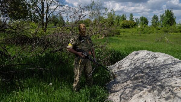 Украинский военнослужащий на окраине Харькова