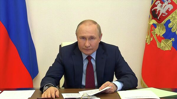 Путин объявил о новых выплатах многодетным семьям