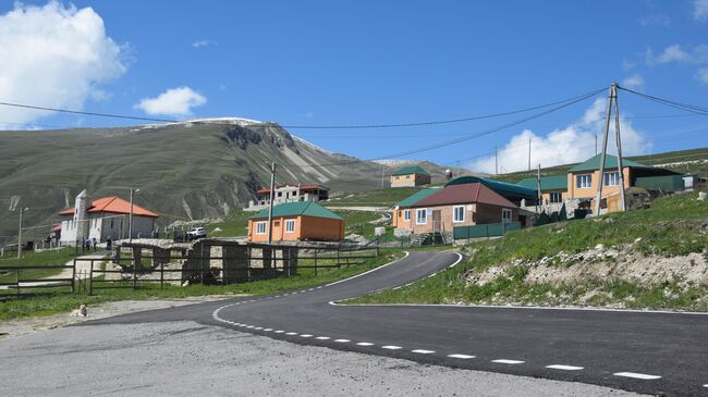 На въезде в древнее село Хой в Чечне