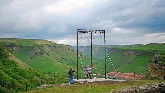 Качели в долине рек Аликоновка (Ореховые отвершки) и Экчи-Баш недалеко от Медовых водопадов