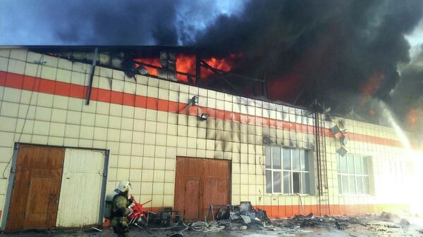 Пожар на автобазе в Тюмени