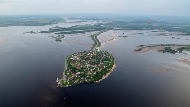 Вид на остров-град Свияжск