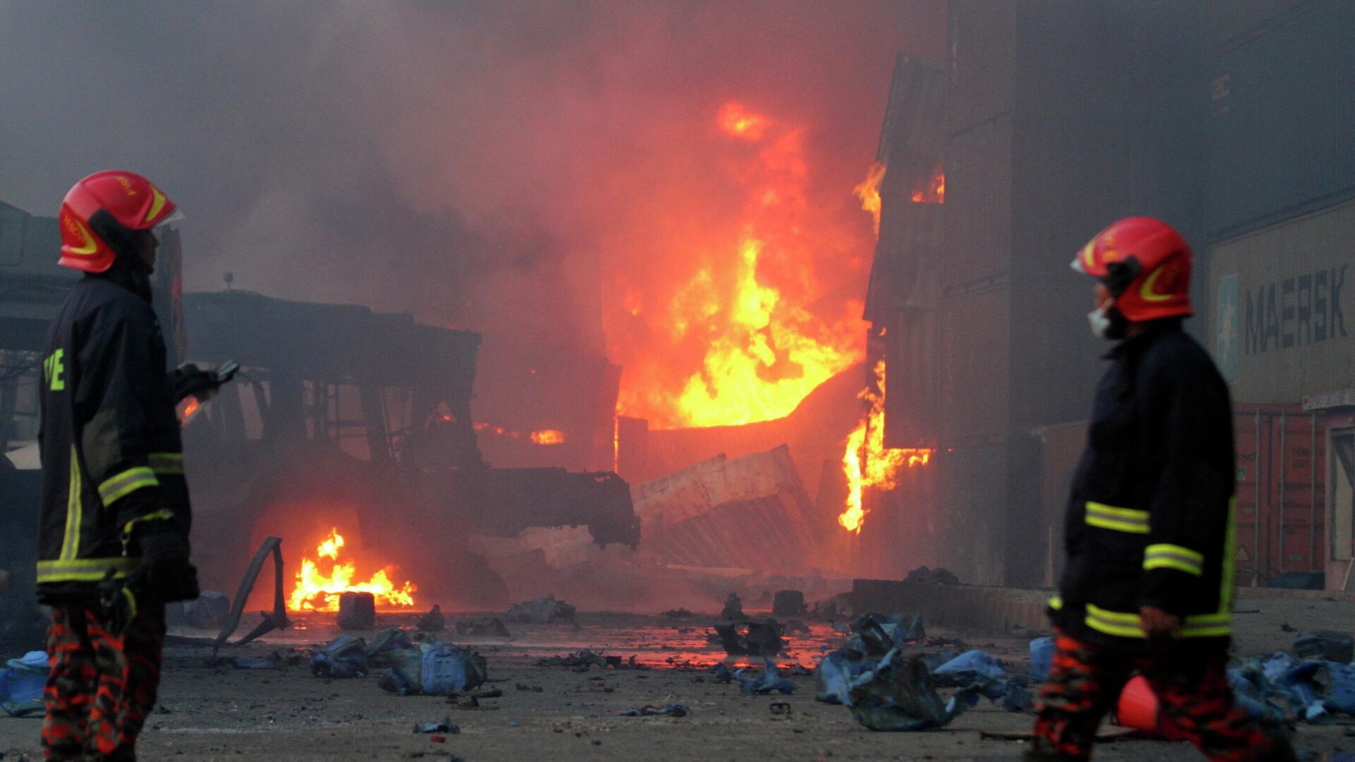 Пожар на контейнерном складе в городе Ситакунда на юго-востоке Бангладеш - РИА Новости, 1920, 05.06.2022