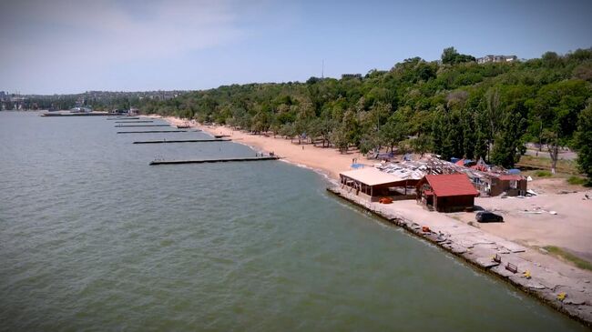 Пляж вместо бомбоубежища  – мирная жизнь возвращается в Мариуполь