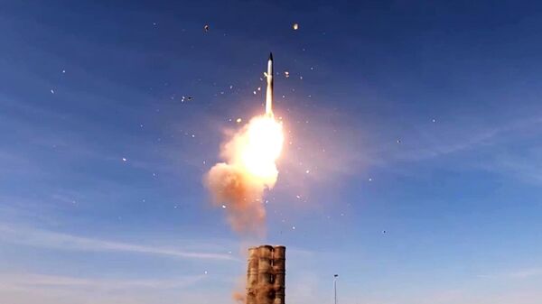 Ракета, выпущенная из зенитной ракетной системы ВС России