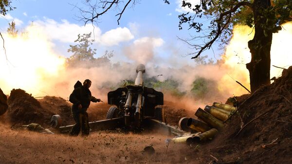 Артиллерия ЛНР обстреливает украинские войска на участке Северск  Соледар