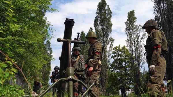 Бойцы минометного подразделения Народной милиции ЛНР 