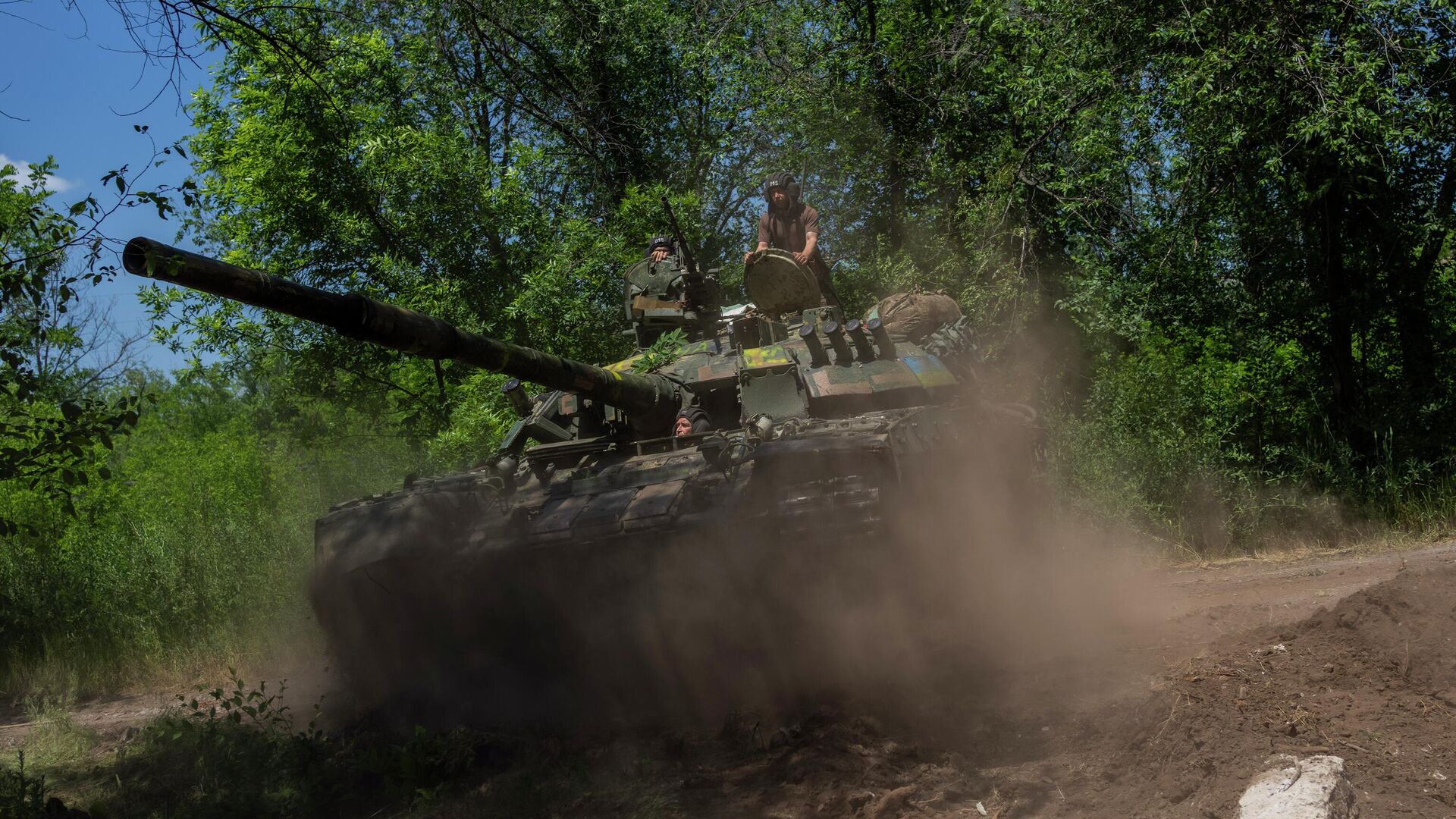 Украинский танк в Донецкой области - РИА Новости, 1920, 08.06.2022