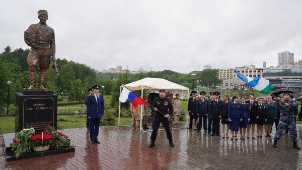 Открытие памятника герою Великой Отечественной войны Даяну Мурзину в Уфе 