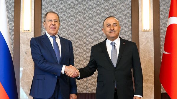 Министр иностранных дел России Сергей Лавров и министр иностранных дел Турции Мевлют Чавушоглу во время встречи в Анкаре. 8 июня 2022 года