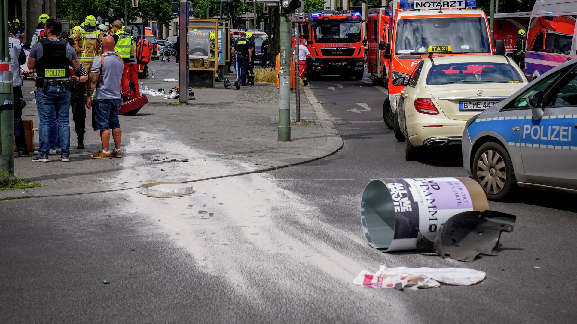 Место наезда автомобиля на людей в Берлине. 8 июня 2022 - РИА Новости, 1920, 08.06.2022