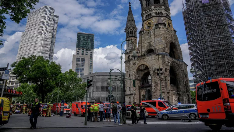 Место наезда автомобиля на людей в Берлине Место наезда автомобиля на людей в Берлине