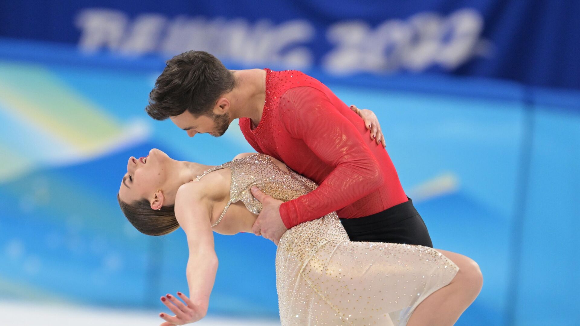 Олимпийские чемпионы в танцах на льду Пападакис и Сизерон пропустят сезон