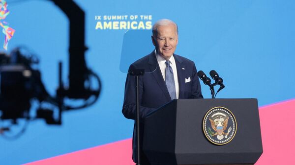 Президент США Джо Байден выступает на Саммите Америк в Лос-Анджелесе. 8 июня 2022