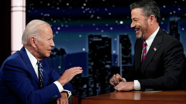 Президент США Джо Байден на вечернем комедийном шоу Джимми Киммела. 8 июня 2022