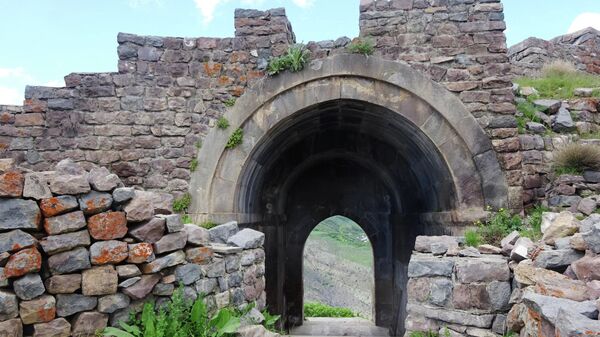Ворота в крепость Смбатаберд