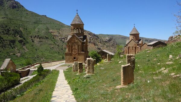 Монастырь Нораванк, церкви Сурб Аствицацин (14 век) и Сурб Степанос (13 век) 
