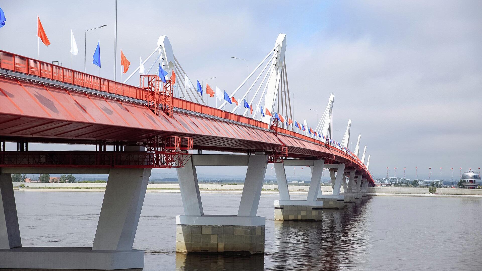 Автомобильный мост через Амур между Благовещенском и китайским Хэйхэ - РИА Новости, 1920, 10.06.2022