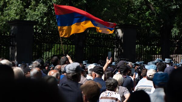 Участники акции протеста в центре Еревана