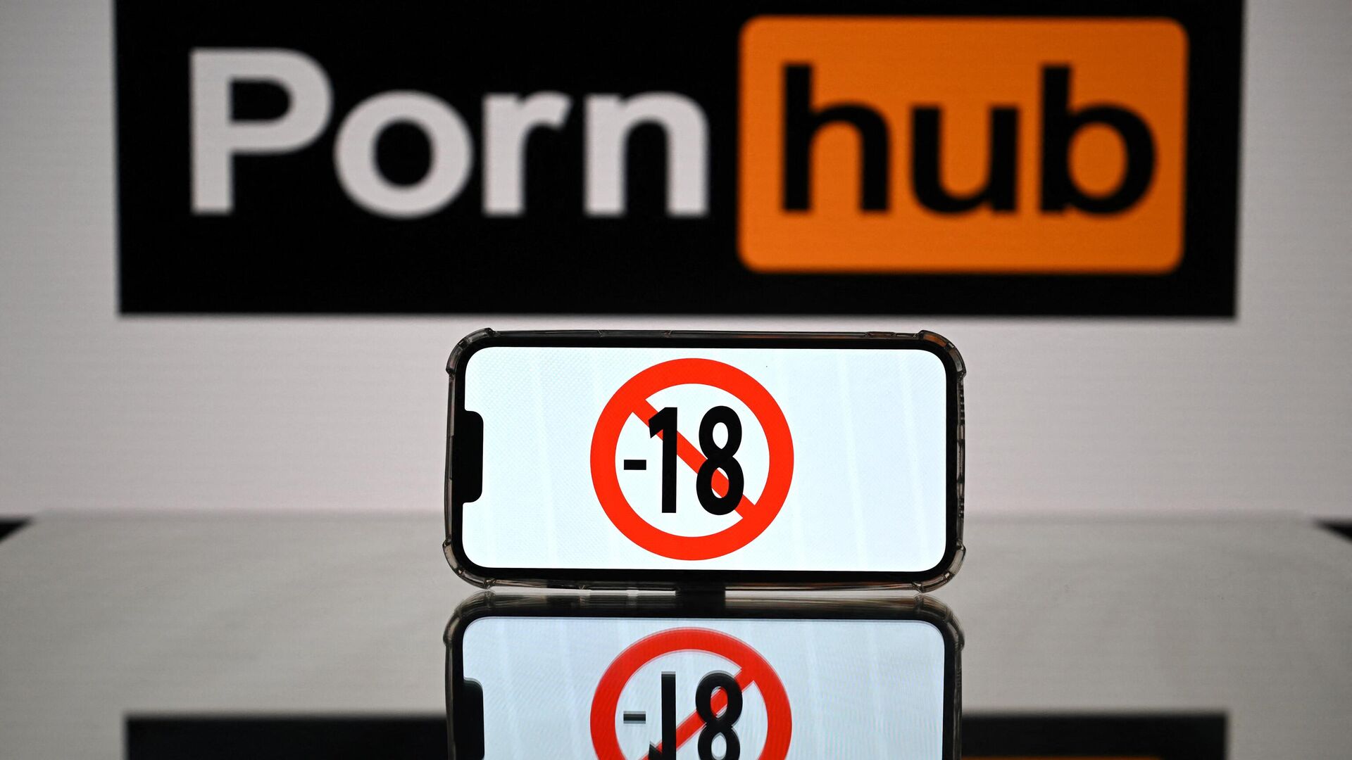 Логотип сайта Pornhub - РИА Новости, 1920, 01.04.2020