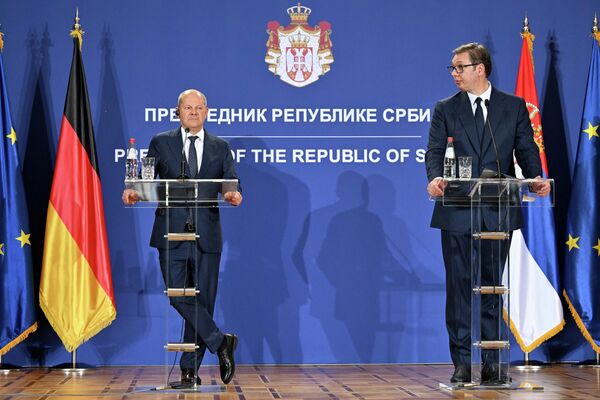 Канцлер Германии Олаф Шольц и президент Сербии Александр Вучич во время совместной пресс-конференции в Белграде Канцлер Германии Олаф Шольц и президент Сербии Александр Вучич во время совместной пресс-конференции в Белграде