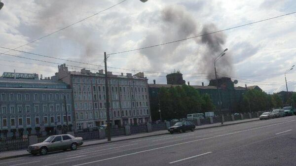 Пожар на заводе Красный треугольник в Санкт-Петербурге