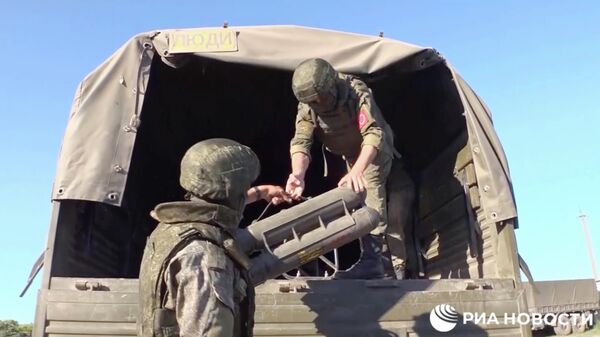 Минобороны РФ показало трофейное оружие, брошенное отступающими военнослужащими ВСУ. Кадр видео