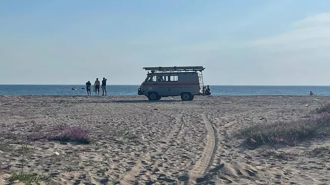 Поиск детей, которых унесло на матрасе в открытое море в Сакском районе Крыма