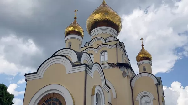 Храм в Донецке, уцелевший при украинском обстреле из Урагана. Кадр видео