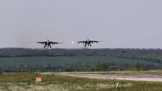 Кадры боевой работы штурмовиков Су-25. Видео Минобороны РФ