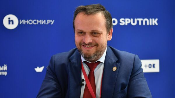 Губернатор Новгородской области Андрей Никитин дает интервью на стенде РИА Новости во время Петербургского международного экономического форума - 2022