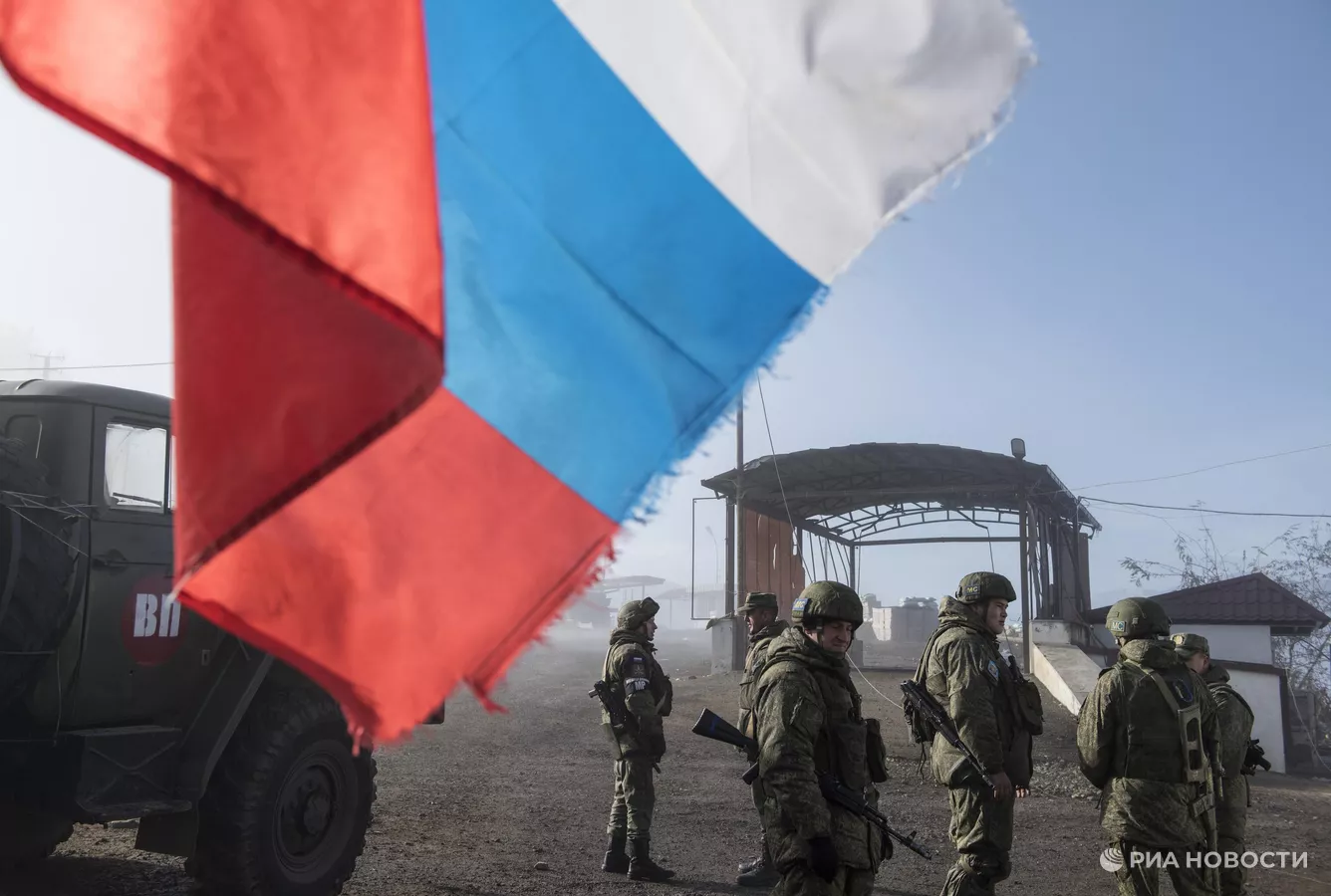 Российские миротворцы организовали эвакуацию мирного населения Карабаха