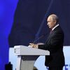 Президент РФ Владимир Путин выступает на пленарном заседании Петербургского международного экономического форума Президент РФ Владимир Путин выступает на пленарном заседании Петербургского международного экономического форума