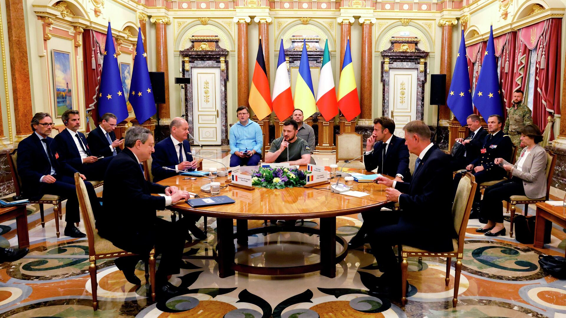 The Italian Prime Minister said that Zelenskiy did not request new weapons  during the meeting. - News Unrolled