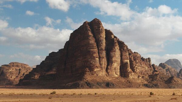 Скальное образование Семь столпов мудрости в пустыни Вади-Рам