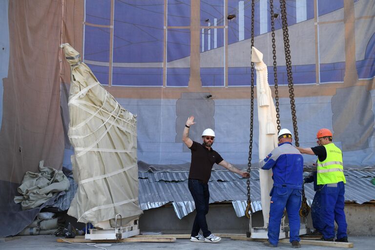 Восстановлены утраченные скульптуры павильона Радиоэлектроника и связь на ВДНХ