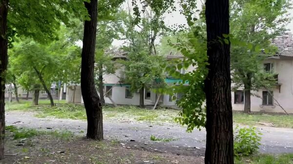 Кадры жилого Ворошиловского района Донецка, обстреливаемого ВСУ