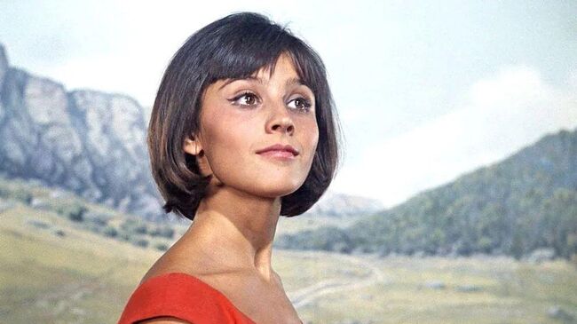 Наталья Варлей в фильме Кавказская пленница, или Новые приключения Шурика  Наталья Варлей в фильме Кавказская пленница, или Новые приключения Шурика