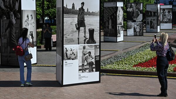 Выставка  Время и мода на Пушкинской площади