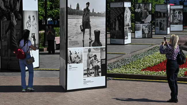 Выставка  Время и мода на Пушкинской площади