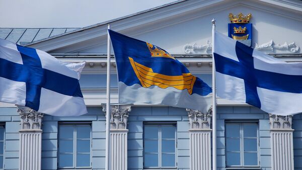 Флаги Финляндии и Хельсинки