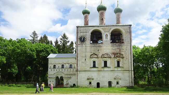 Борисоглебский монастырь, звонница (1690 г.)