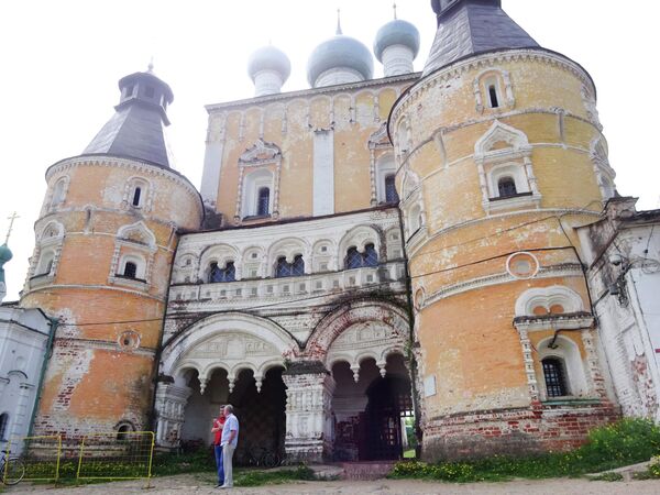Борисоглебский монастырь, Сретенская церковь (1680 г.) Борисоглебский монастырь, Сретенская церковь (1680 г.)