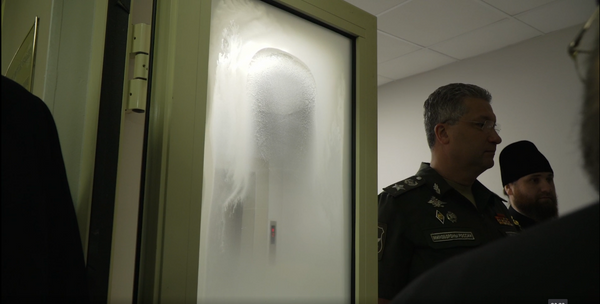 Кадр видео, сделанного во время посещения патриархом Московским и всея Руси Кириллом госпиталя Минобороны Кадр видео, сделанного во время посещения патриархом Московским и всея Руси Кириллом госпиталя Минобороны