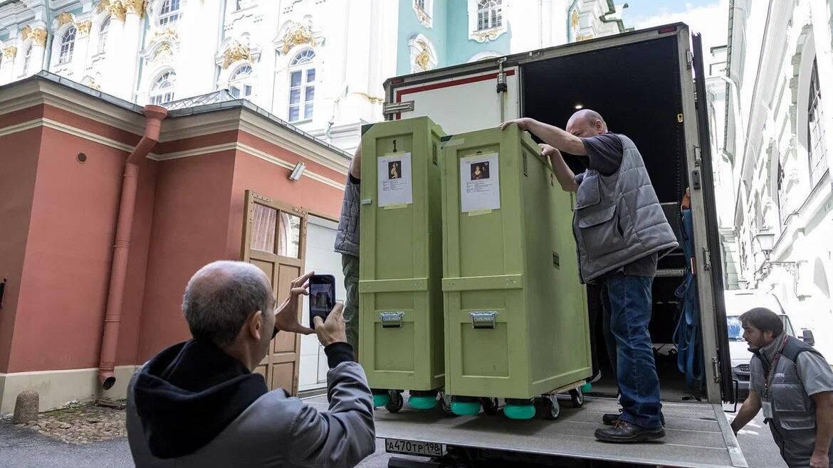 В Россию вернулись последние предметы Эрмитажа с экспозиции в Европе - РИА Новости, 1920, 21.06.2022